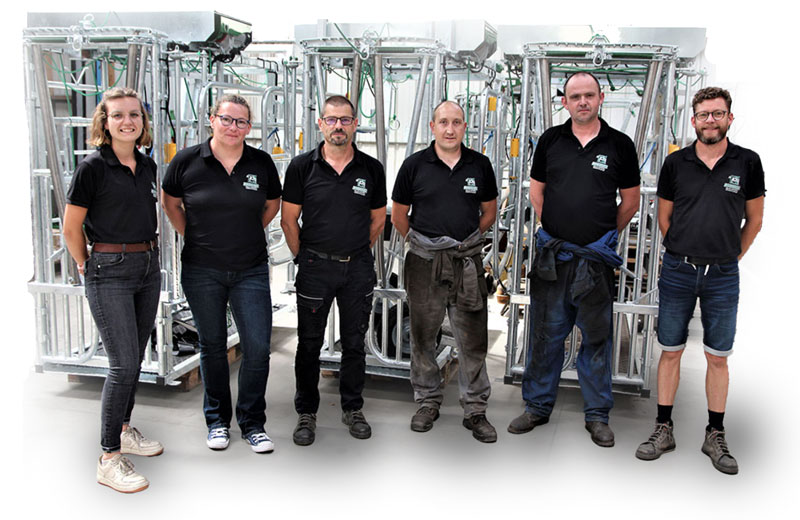 Equipe SOCOBER dans l'atelier